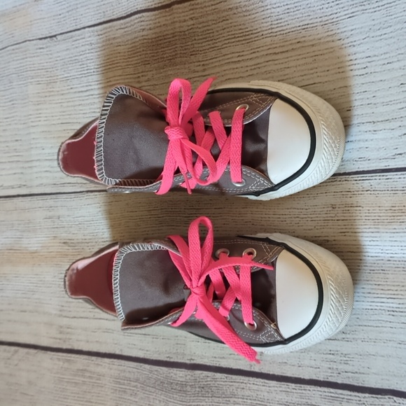 Girls converse 🩷🩶 - Picture 3 of 8